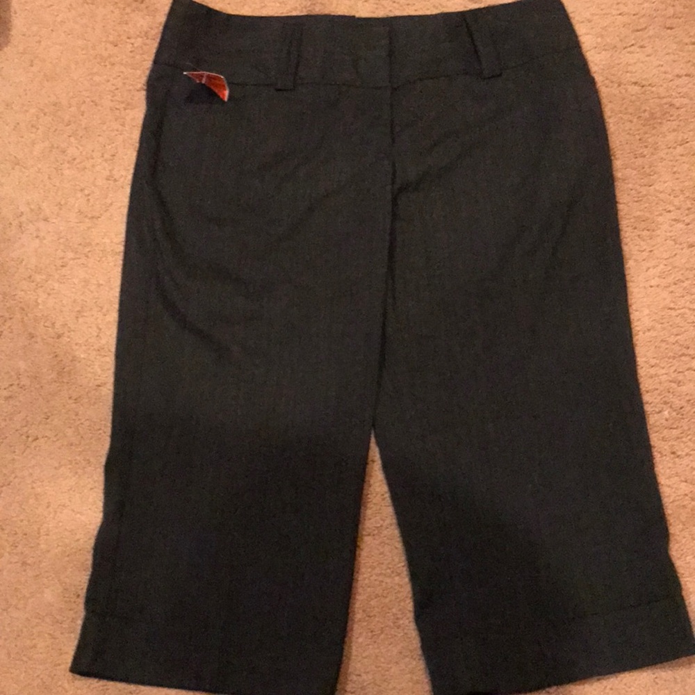 Juniors Dress Capri Pants